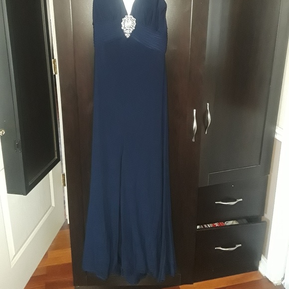 Long dress - Picture 2 of 5